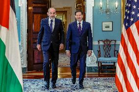 U.S. Secretary of State Marco Rubio (R) meets with Jordanian Foreign Minister Ayman Safadi - Washington