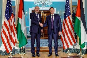 U.S. Secretary of State Marco Rubio (R) meets with Jordanian Foreign Minister Ayman Safadi - Washington