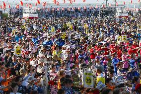Largest number of Bon Odori participants at Osaka expo