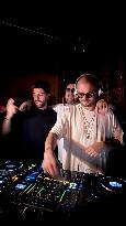 DJ Noy At Chichi - Paris