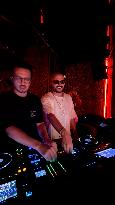 DJ Noy At Chichi - Paris