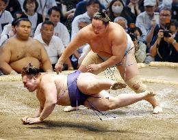 Sumo: Nagoya Grand Sumo Tournament
