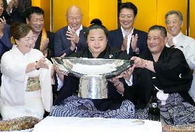 Sumo: Nagoya Grand Sumo Tournament