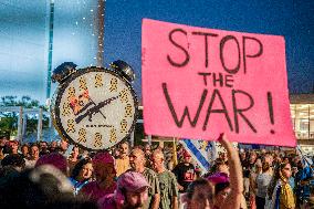 Israelis protest Against the War in Gaza - Tel Aviv