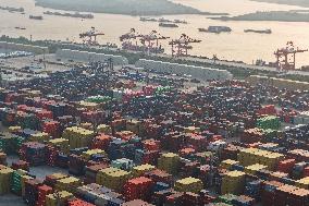Ports Container Throughput in China Increases in H1 2025