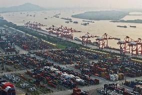 Ports Container Throughput in China Increases in H1 2025