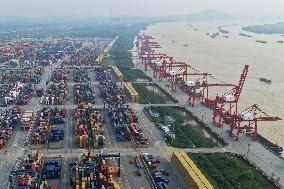 Ports Container Throughput in China Increases in H1 2025