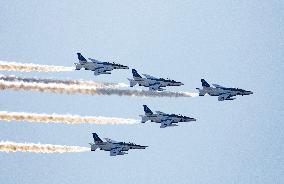 Blue Impulse exhibition flight (Osaka-Kansai Expo)