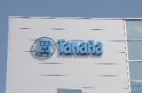 Takara Bio's appearance, logo, and signboard