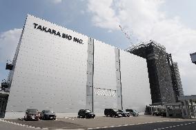 Takara Bio's appearance, logo, and signboard