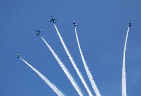 Blue Impulse exhibition flight (Osaka-Kansai Expo)