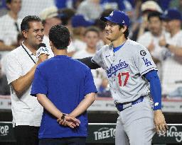 Baseball: Dodgers vs. Reds