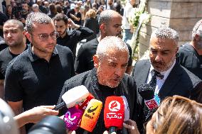Rare Appearance Of Lebanese Singer Fayrouz At Her Son’s Funeral - Bikfaya