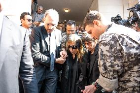 Rare Appearance Of Lebanese Singer Fayrouz At Her Son’s Funeral - Bikfaya