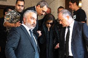 Rare Appearance Of Lebanese Singer Fayrouz At Her Son’s Funeral - Bikfaya