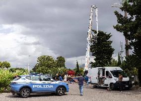 Pompeii Workplace Accident Injures Two in Mobile Basket - Italy