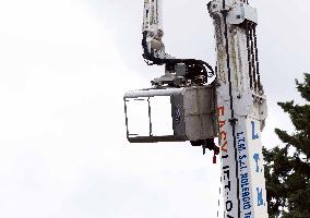 Pompeii Workplace Accident Injures Two in Mobile Basket - Italy