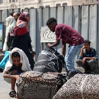 Hundreds of Sudanese Depart Cairo on Train Journey Back Home - Egypt