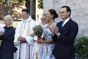 CROWN PRINCESS COUPLE VISBY CATHEDRAL