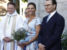 CROWN PRINCESS COUPLE VISBY CATHEDRAL