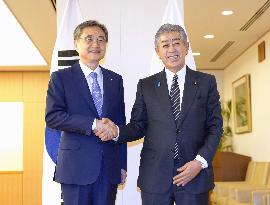 Japan-S. Korea talks