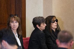 Rare Appearance of Lebanese Singer Fayrouz at Her Son’s Funeral - Bikfaya