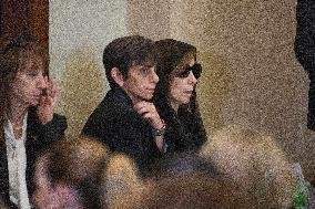 Rare Appearance of Lebanese Singer Fayrouz at Her Son’s Funeral - Bikfaya