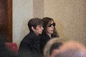 Rare Appearance of Lebanese Singer Fayrouz at Her Son’s Funeral - Bikfaya