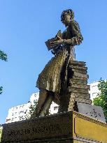 Illustrious Women of the Olympic Games 2024 bd de La Chapelle - Paris