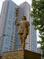 Illustrious Women of the Olympic Games 2024 bd de La Chapelle - Paris