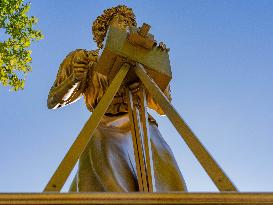 Illustrious Women of the Olympic Games 2024 bd de La Chapelle - Paris