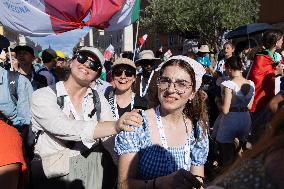 Rome, Young pilgrims await the Welcome Mass for the 2025 Youth Jubilee