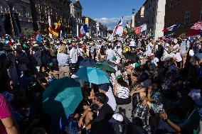 Rome, Young pilgrims await the Welcome Mass for the 2025 Youth Jubilee