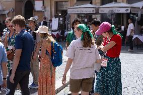 Young Pilgrims Gather at Piazza Navona for 2025 Youth Jubilee - Rome