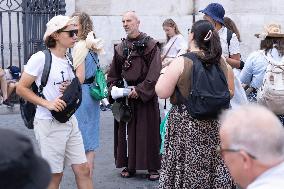 Young Pilgrims Gather at Piazza Navona for 2025 Youth Jubilee - Rome