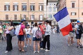 Young Pilgrims Gather at Piazza Navona for 2025 Youth Jubilee - Rome