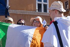 Rome, Young pilgrims await the Welcome Mass for the 2025 Youth Jubilee