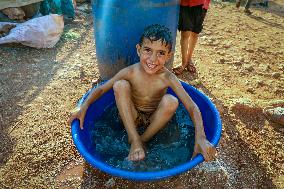 Scorching Heat Torments Displaced Families - Syria