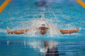 Leon Marchand Breaks 200 Medley Record at Swimming World Championships - Singapore