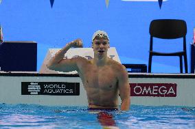 Leon Marchand Breaks 200 Medley Record at Swimming World Championships - Singapore