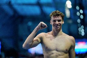 Leon Marchand Breaks 200 Medley Record at Swimming World Championships - Singapore