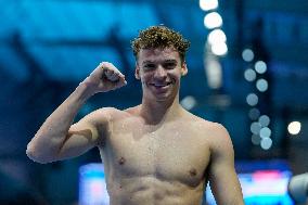Leon Marchand Breaks 200 Medley Record at Swimming World Championships - Singapore