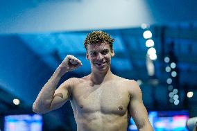 Leon Marchand Breaks 200 Medley Record at Swimming World Championships - Singapore
