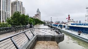 Typhoon Co-may Hit Shanghai