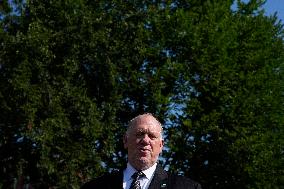 Tom Homan talks to reporters - Washington