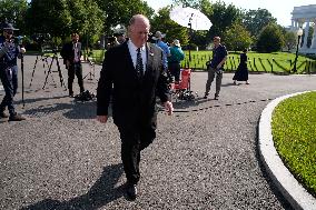 Tom Homan talks to reporters - Washington