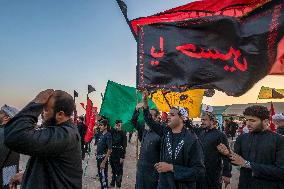 Pilgrims Begin Forty Day Trek to Karbala - Iraq