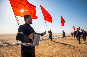 Pilgrims Begin Forty Day Trek to Karbala - Iraq