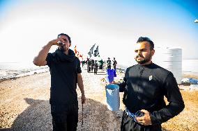 Pilgrims Begin Forty Day Trek to Karbala - Iraq
