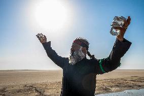 Pilgrims Begin Forty Day Trek to Karbala - Iraq